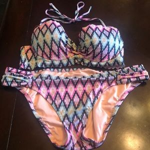 Victoria’s Secret size large bikini set